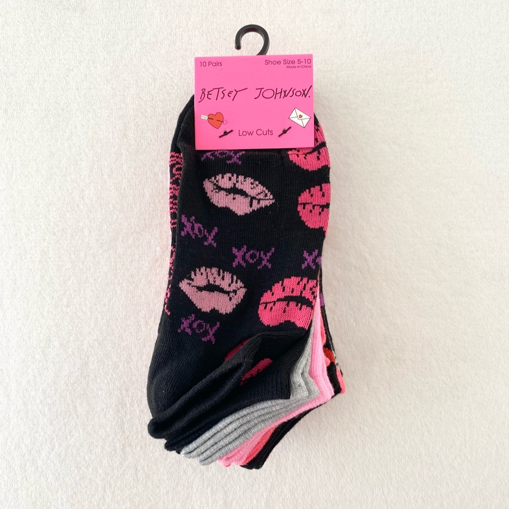 ❗️SOLD❗️Betsey Johnson socks
